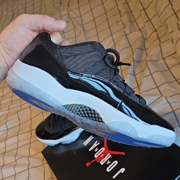 Nike Air Black and White Low-Top Sneakers main image 3